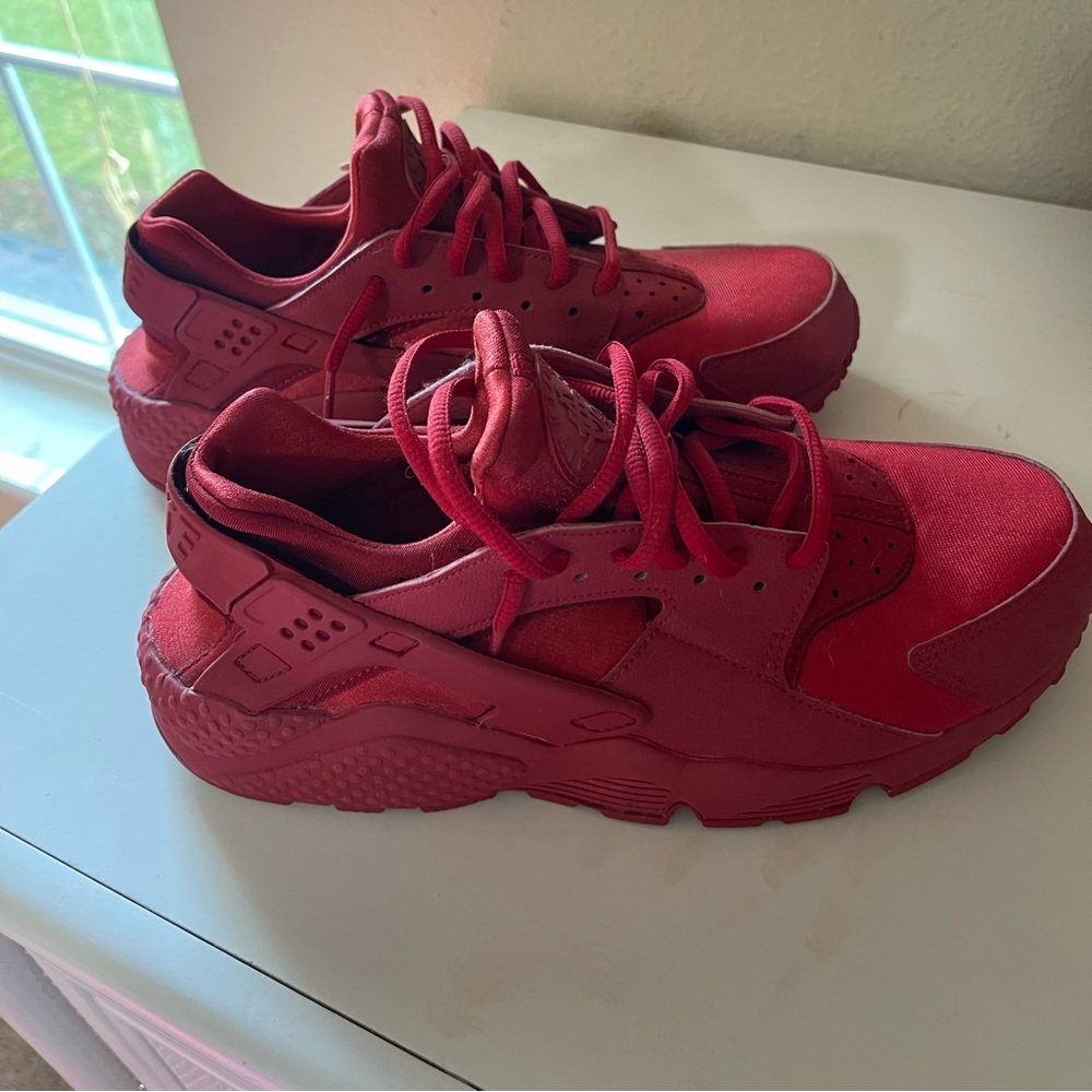 Nike huaraches , Women’s size 10